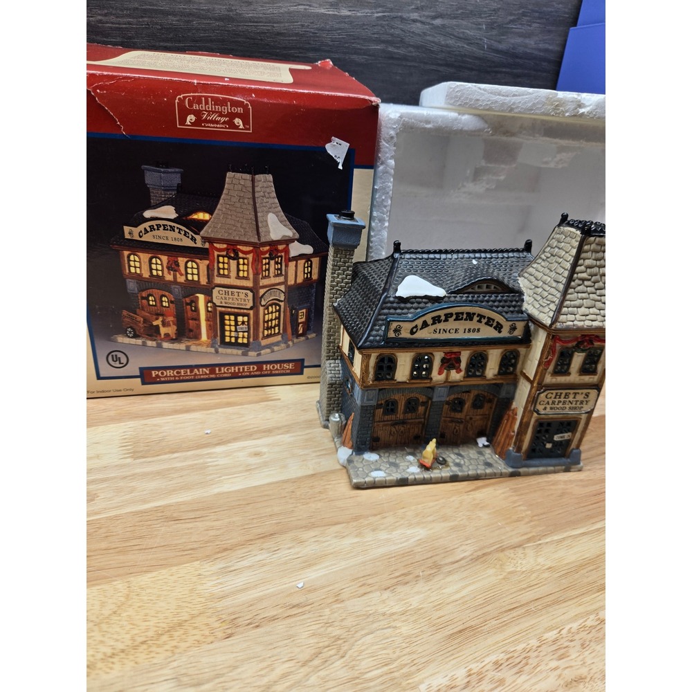 Lemax Caddington Village Chets Carpentry Wood Shop Porcelain Lighted House 2000